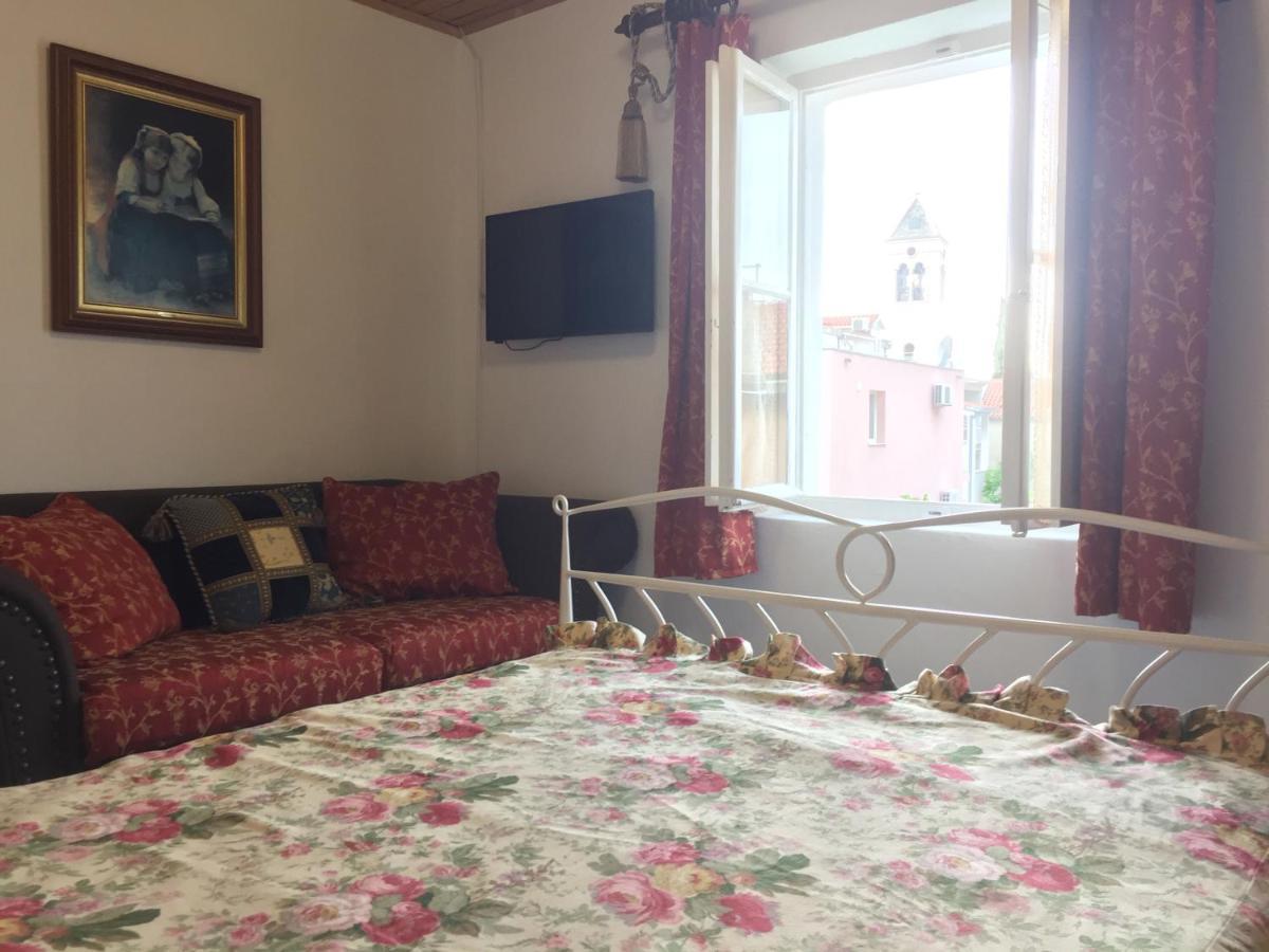 Appartement Vintage House For Rent 60M From Sea à Baška Voda Extérieur photo